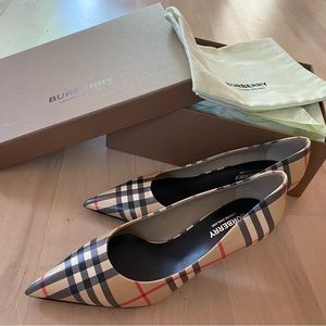 BRAND NEW Burberry Kitten heel leather pumps check print